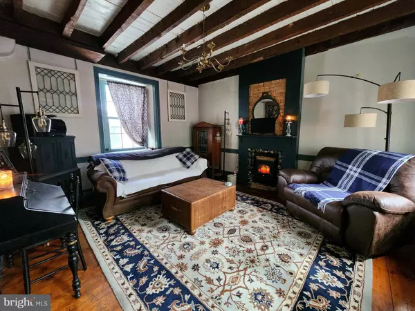 1112 MAHANTONGO ST, Pottsville, PA 17901