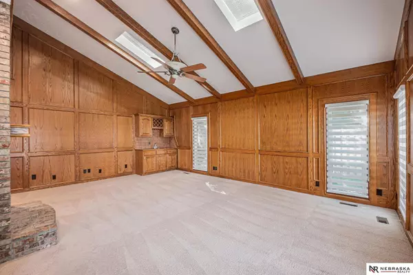 724 N 148th Street, Omaha, NE 68154