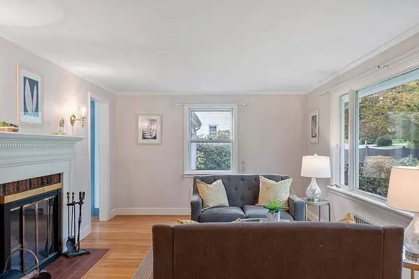 7 Robandy Rd, Andover, MA 01810