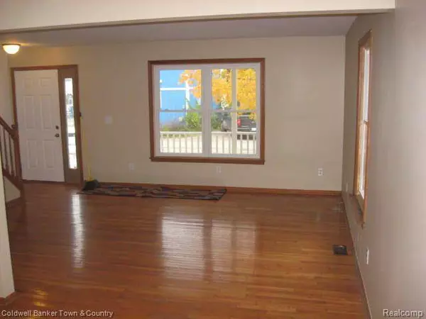 8872 LAGOON Drive, Brighton, MI 48116