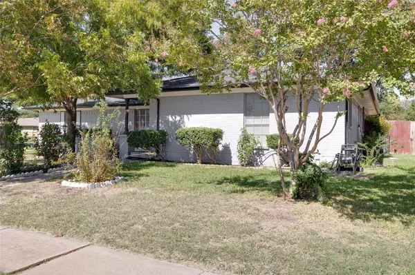 2001 Guinevere Street, Arlington, TX 76014
