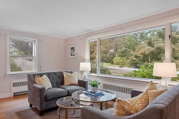 7 Robandy Rd, Andover, MA 01810