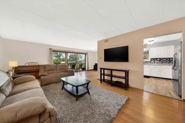 15239 Catalina DR #2, Orland Park, IL 60462