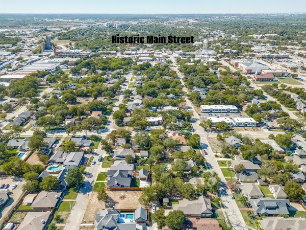 523 Franklin Avenue, Grapevine, TX 76051