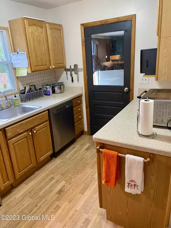 10 Lynn Drive, Glenville, NY 12302