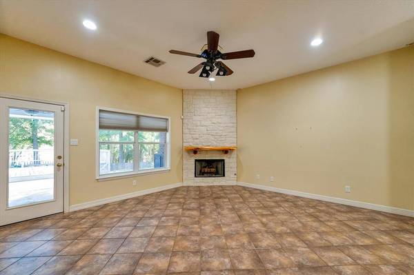 252 Broadmoor DR, Huntsville, TX 77340