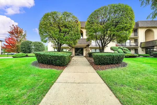 15239 Catalina DR #2, Orland Park, IL 60462