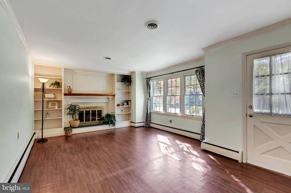 51 E CEDAR AVE, Marlton, NJ 08053