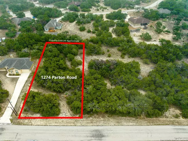 1274 Parton Rd, Canyon Lake, TX 78133