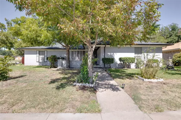 2001 Guinevere Street, Arlington, TX 76014