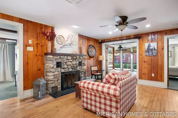 7128 116th Avenue, Fennville, MI 49408