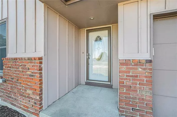 12311 W 99th ST, Lenexa, KS 66215