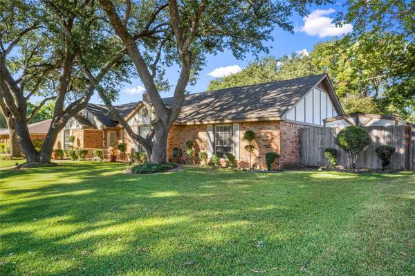 1305 Thunderbrook Drive, Desoto, TX 75115