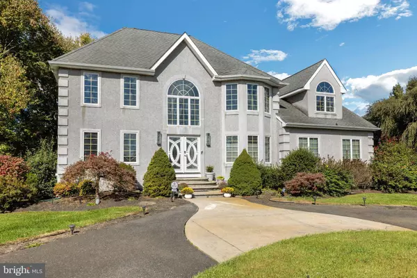 203 FOX CHASE DR, Southampton, NJ 08088