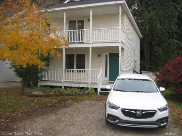 8872 LAGOON Drive, Brighton, MI 48116