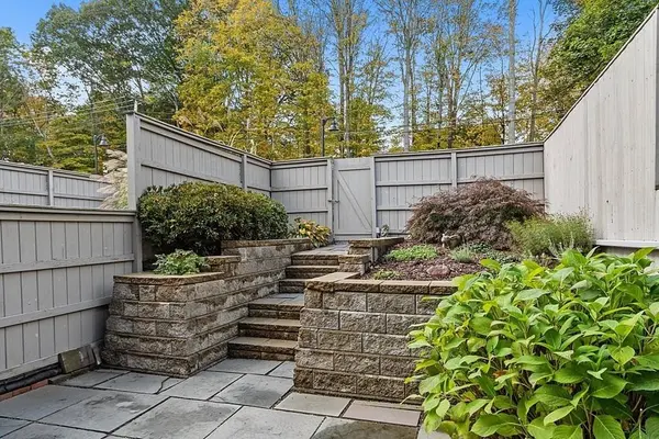 112 Mill Pond #112, North Andover, MA 01845