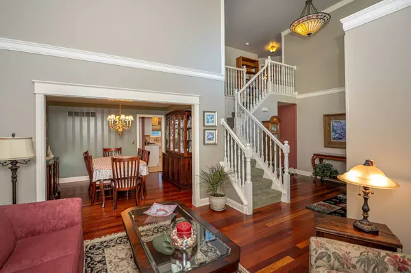 2002 Oakdale Estates DR, Plainfield, IL 60586