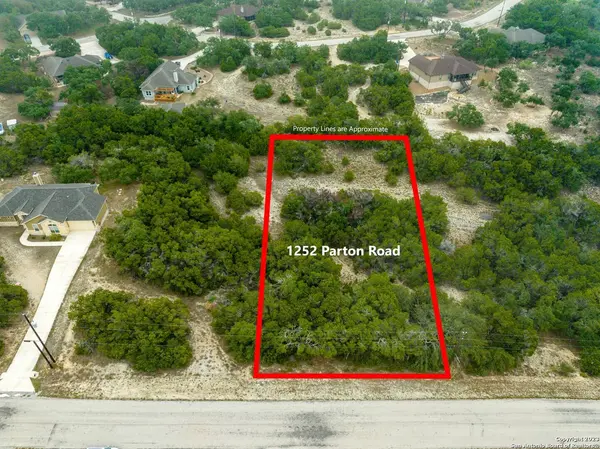 1252 Parton Rd, Canyon Lake, TX 78133