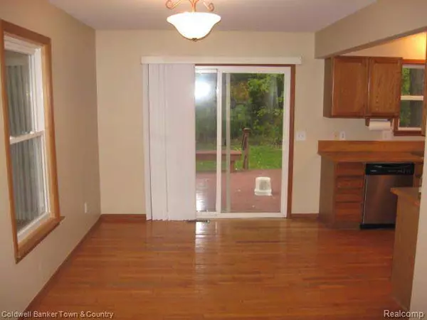 8872 LAGOON Drive, Brighton, MI 48116