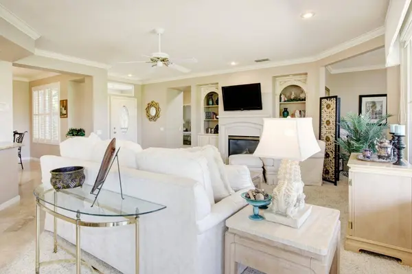 7338 School House LN, Roseville, CA 95747