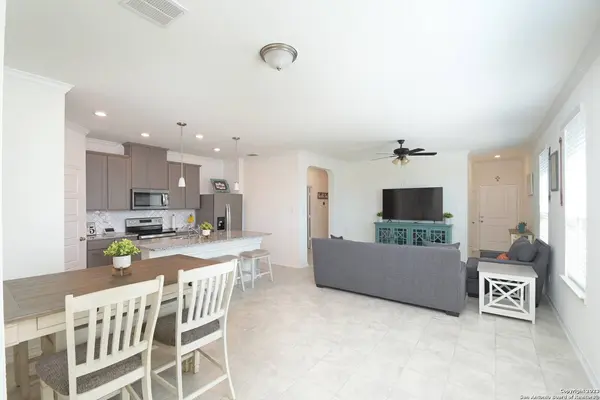 3246 OLD ALMONTE DR, San Antonio, TX 78224