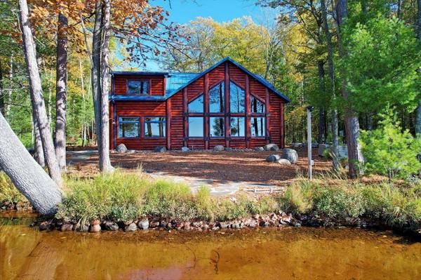 935 LEATZOW RD, Three Lakes, WI 54562