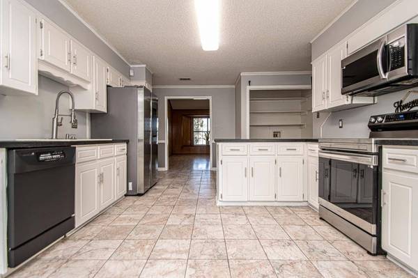 23 Pennwood Drive, Sherwood, AR 72120