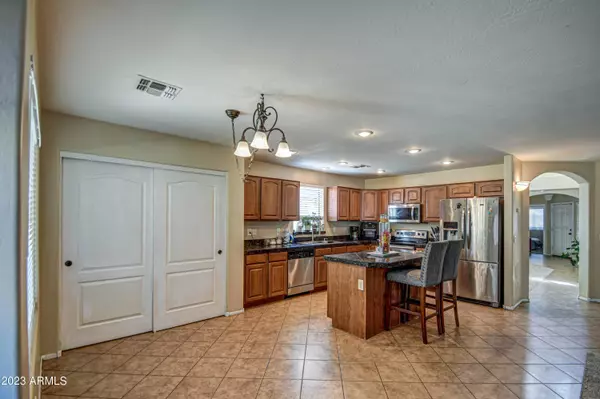 110 W GOLD DUST Way, San Tan Valley, AZ 85143