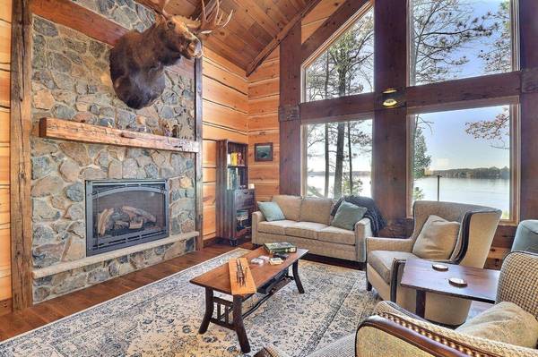 935 LEATZOW RD, Three Lakes, WI 54562