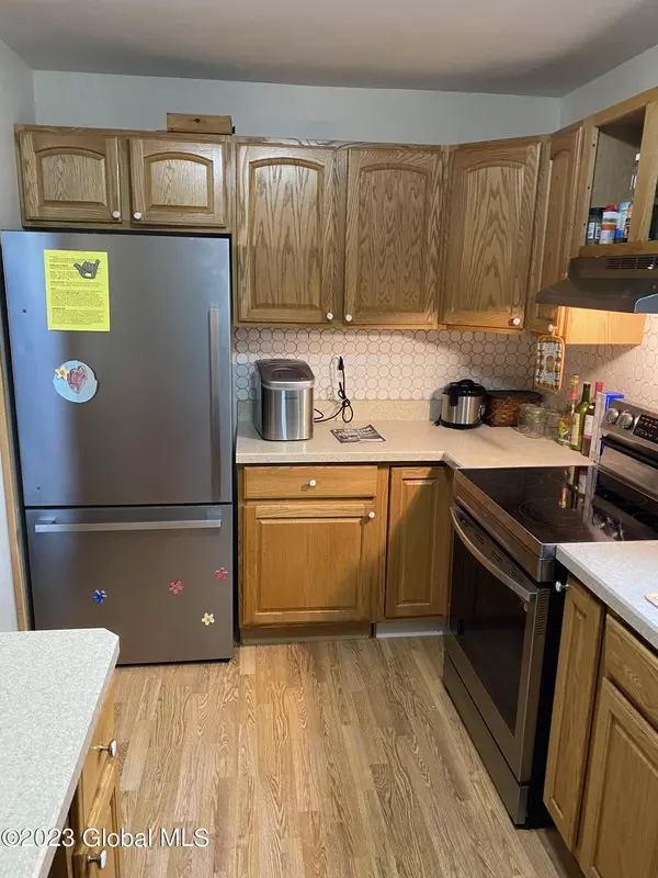 10 Lynn Drive, Glenville, NY 12302