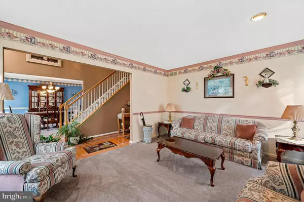 9 LEXINGTON PARK RD, Sicklerville, NJ 08081