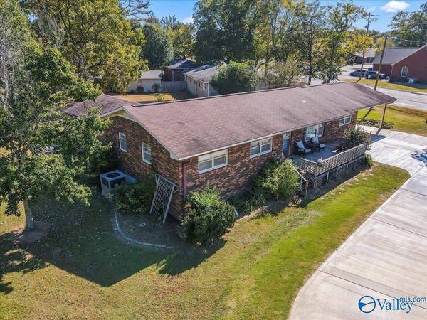 1204 North Main Street, Arab, AL 35016