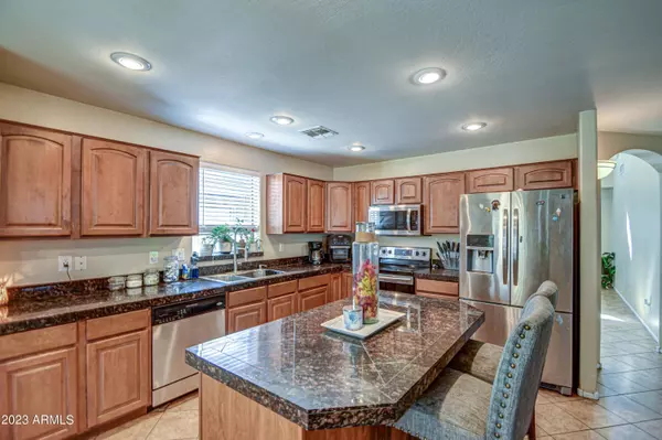 110 W GOLD DUST Way, San Tan Valley, AZ 85143