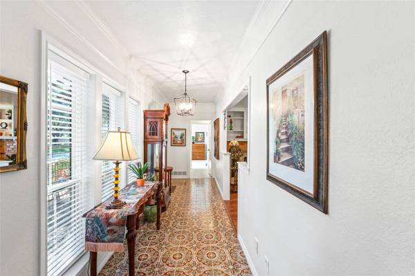 1305 Thunderbrook Drive, Desoto, TX 75115