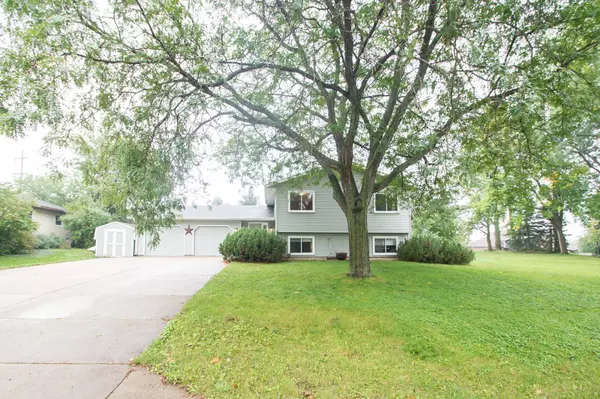 121 8th ST NW, Maple Lake, MN 55358