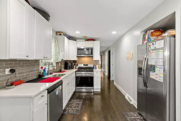 10446 S Corliss AVE, Chicago, IL 60628