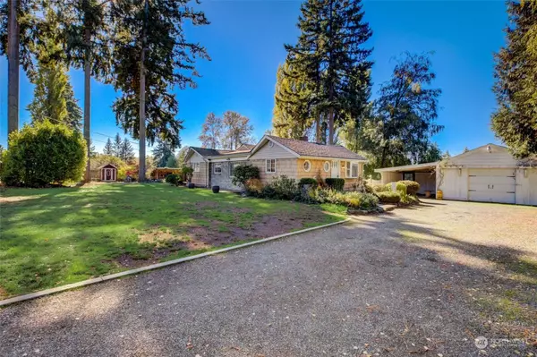 15518 110th AVE E, Puyallup, WA 98374