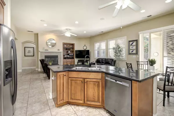 1489 Barnwood LN, Roseville, CA 95747