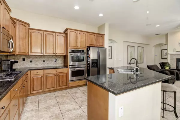 1489 Barnwood LN, Roseville, CA 95747