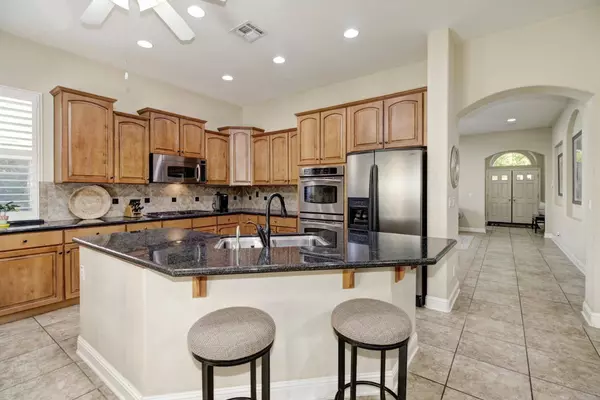 1489 Barnwood LN, Roseville, CA 95747