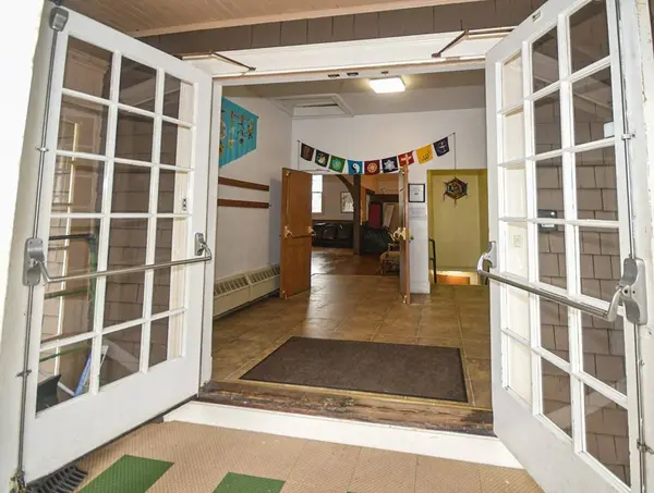 6 Locke St, Andover, MA 01810