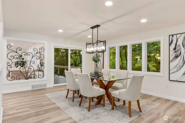 17601 12th PL SW, Normandy Park, WA 98166