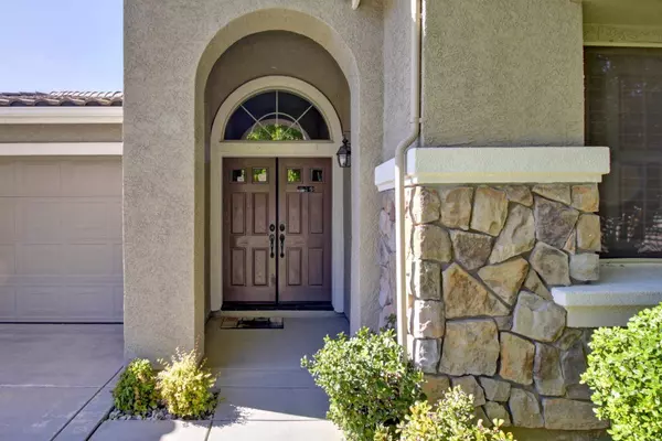 1489 Barnwood LN, Roseville, CA 95747