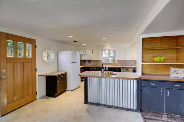 15518 110th AVE E, Puyallup, WA 98374