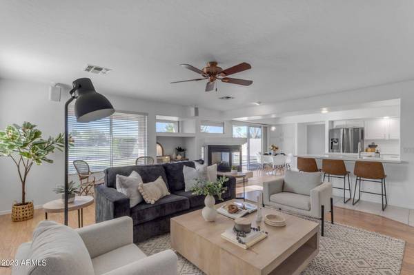 2610 E CATCLAW Street, Gilbert, AZ 85296