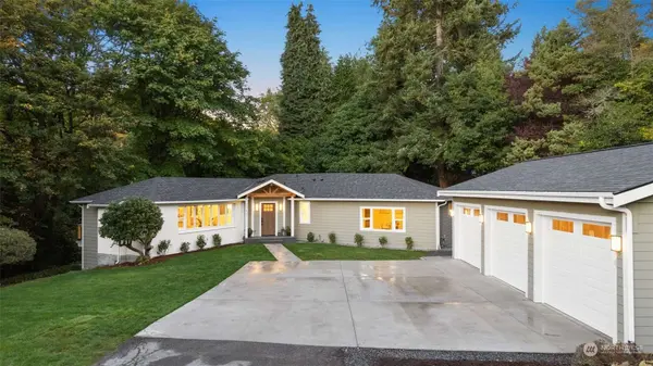 17601 12th PL SW, Normandy Park, WA 98166