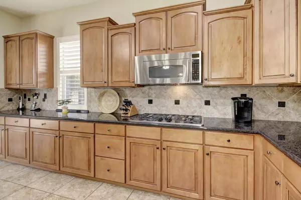 1489 Barnwood LN, Roseville, CA 95747