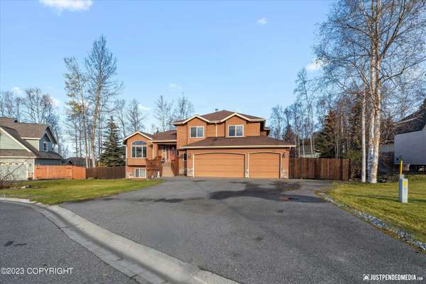 10741 Briggs Cache CIR, Eagle River, AK 99577