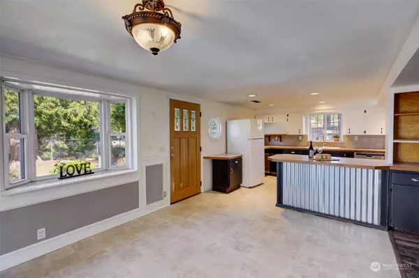 15518 110th AVE E, Puyallup, WA 98374