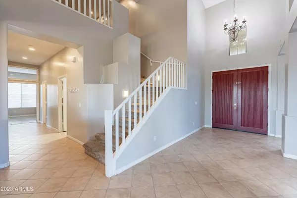 2933 W Owens Way, Anthem, AZ 85086